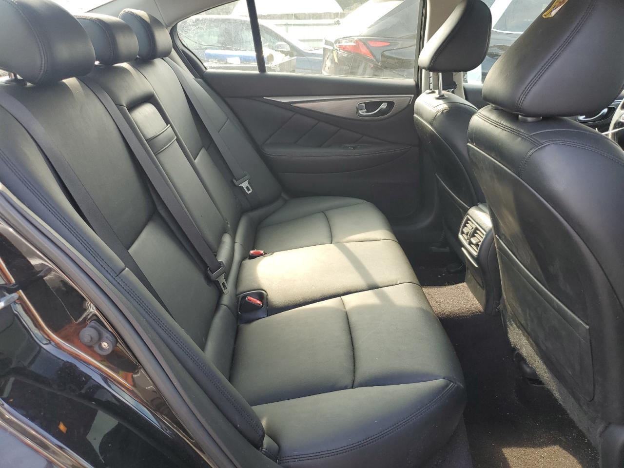 2015 Infiniti Q50 Base VIN: JN1BV7AR1FM390918 Lot: 81348275