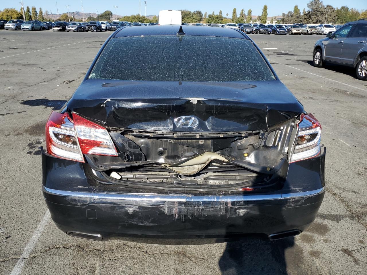 2013 Hyundai Genesis 3.8L VIN: KMHGC4DD1DU228657 Lot: 80892335