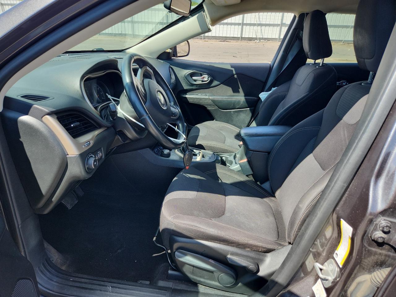 2015 Jeep Cherokee Latitude VIN: 1C4PJMCB6FW679603 Lot: 81299215