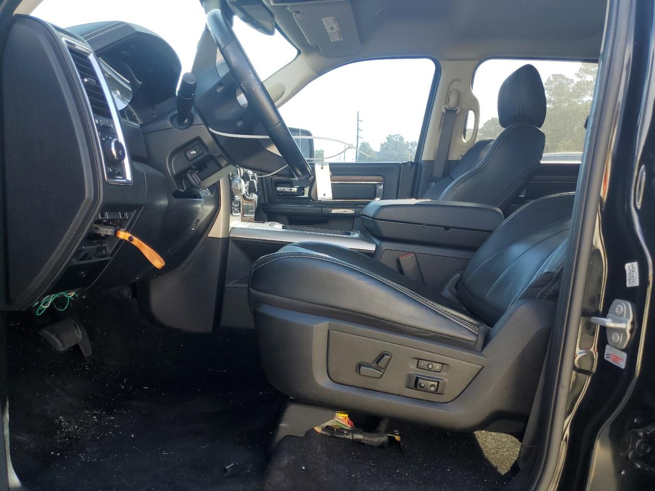 2019 Ram 1500 Classic Laramie VIN: 1C6RR7NM4KS703987 Lot: 84194965