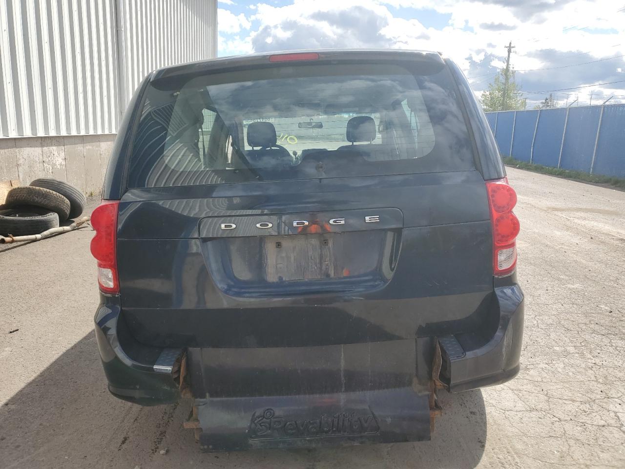 2011 Dodge Grand Caravan Express VIN: 2D4RN4DG8BR652528 Lot: 80477645