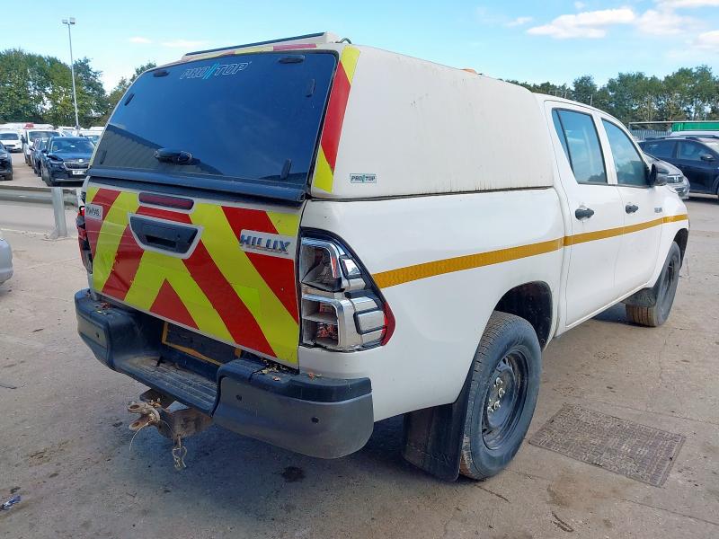 2020 TOYOTA HILUX ACTIVE D-4D 4WD DCB 