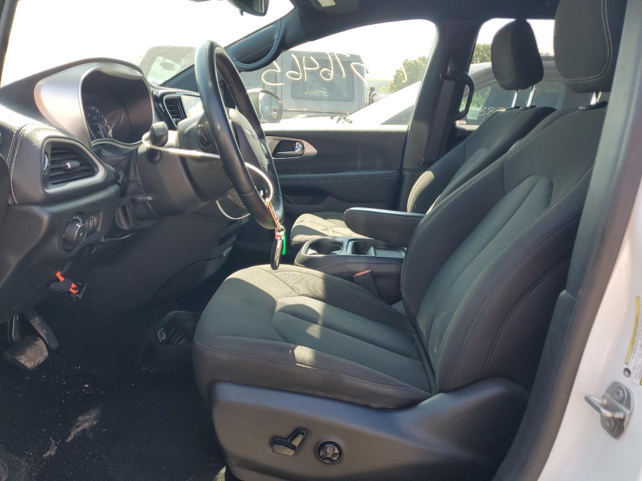 2023 Chrysler Pacifica Touring VIN: 2C4RC1FG2PR555427 Lot: 70376465