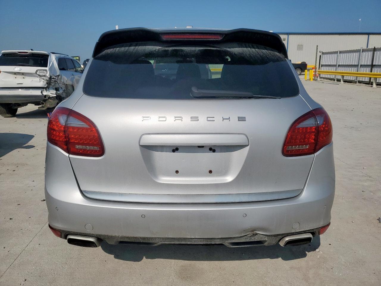 2011 Porsche Cayenne S Hybrid VIN: WP1AE2A20BLA93457 Lot: 71710835