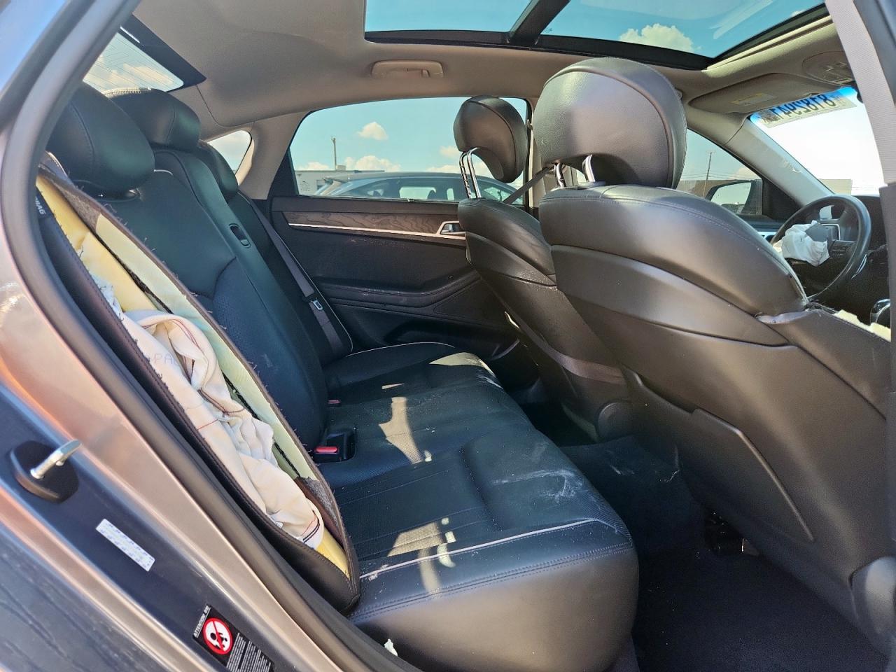 2016 Hyundai Genesis 3.8L VIN: KMHGN4JE9GU138300 Lot: 81829415