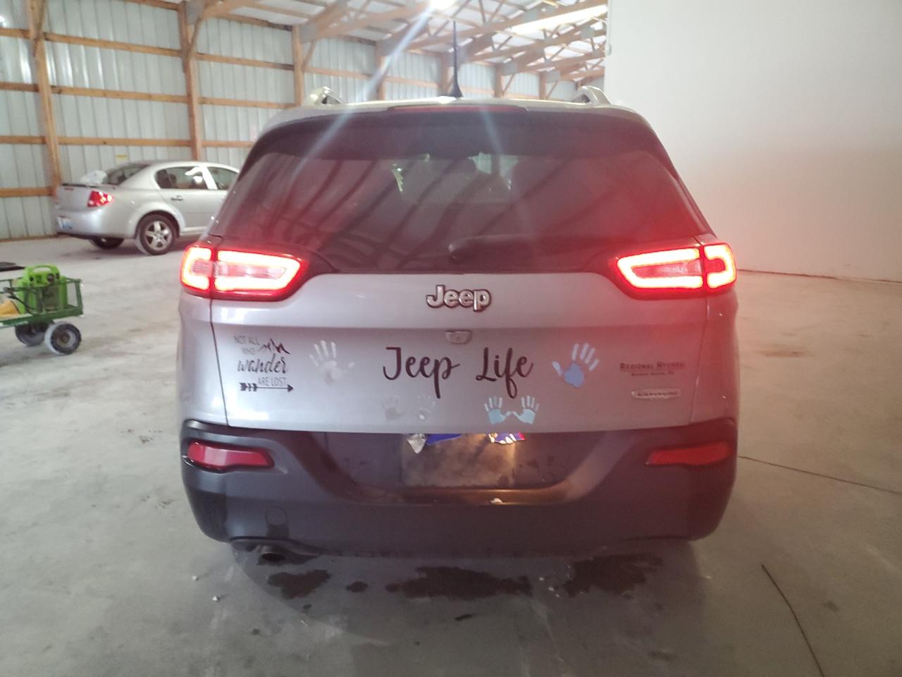 2018 Jeep Cherokee Latitude VIN: 1C4PJLCB9JD566095 Lot: 81233745