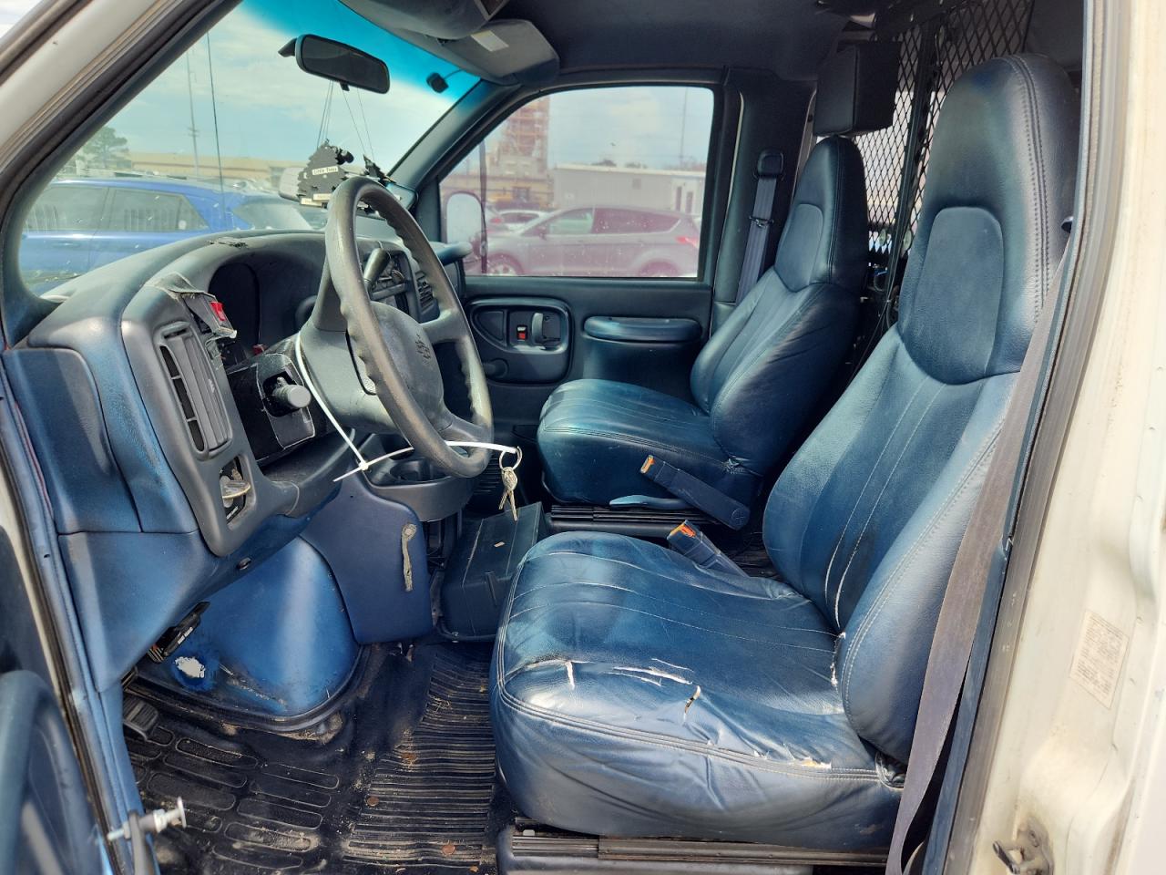 2000 Chevrolet Express G2500 VIN: 1GCFG25W1Y1122628 Lot: 83970035