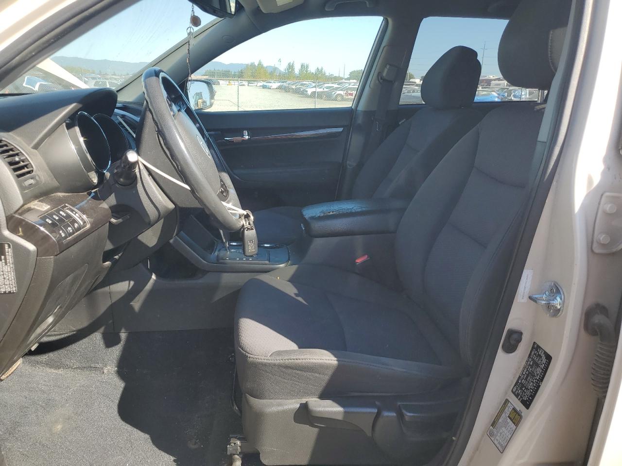 2011 Kia Sorento Base VIN: 5XYKTCA13BG141053 Lot: 81448055