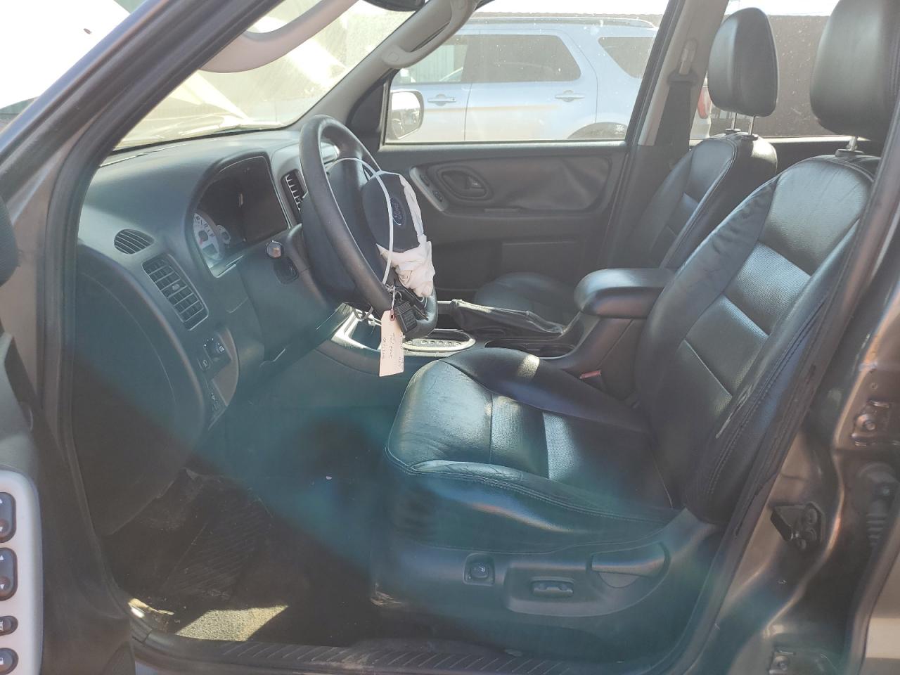 2005 Ford Escape Limited VIN: 1FMCU04195KC43088 Lot: 84524635