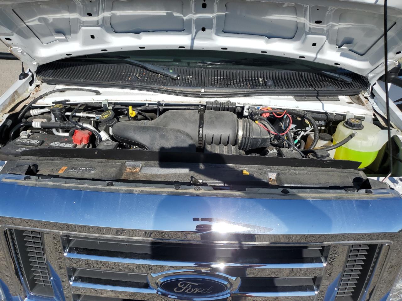 2019 Ford Econoline E450 Super Duty Cutaway Van VIN: 1FDXE4FS8KDC40274 Lot: 81372575