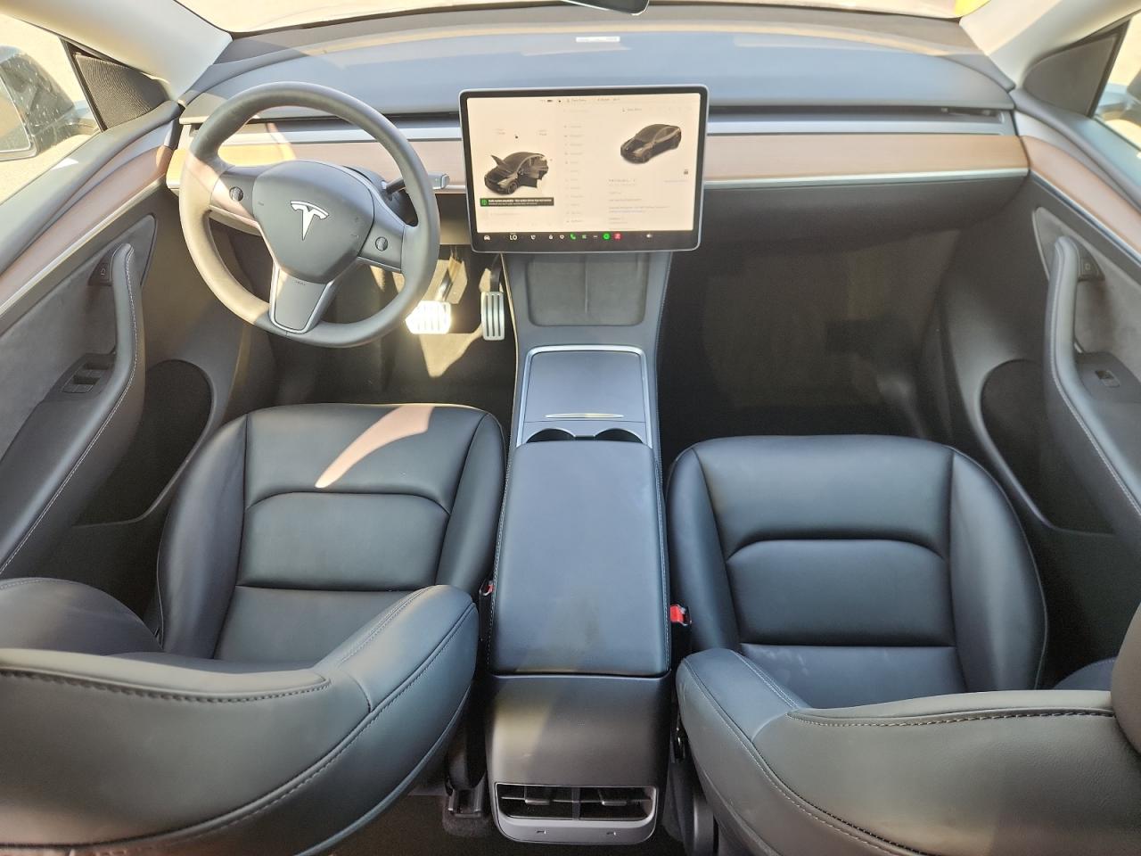 2024 Tesla Model Y VIN: 7SAYGDEF9RF078572 Lot: 71359015