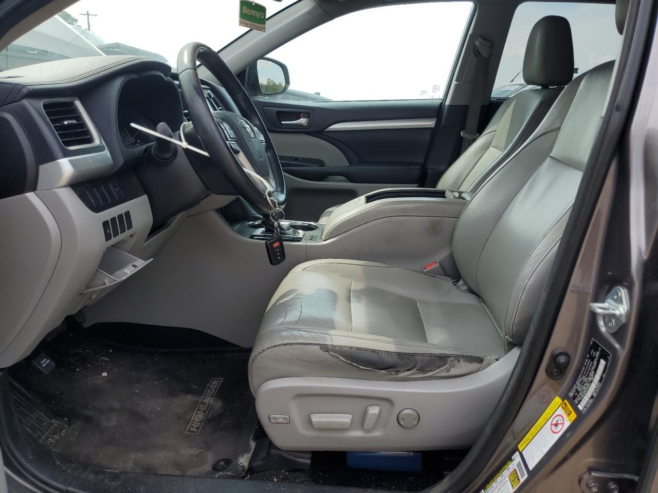 2015 Toyota Highlander Xle VIN: 5TDKKRFH7FS105614 Lot: 71732065