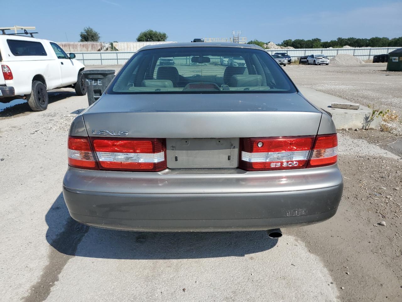 2000 Lexus Es 300 VIN: JT8BF28G3Y0243185 Lot: 80103675