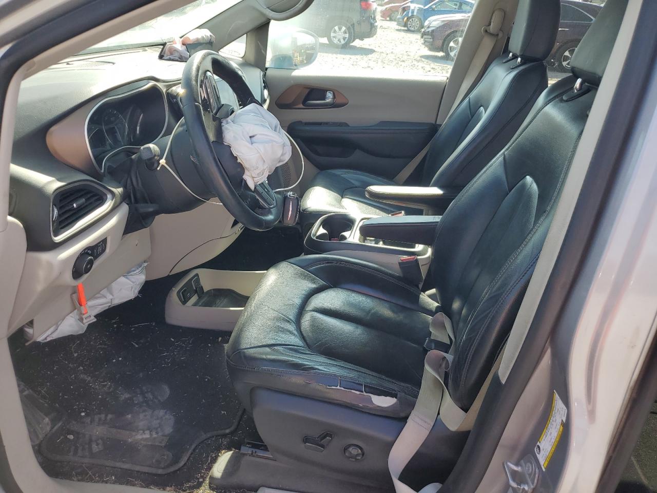 2017 Chrysler Pacifica Touring L VIN: 2C4RC1BG2HR540479 Lot: 89736255