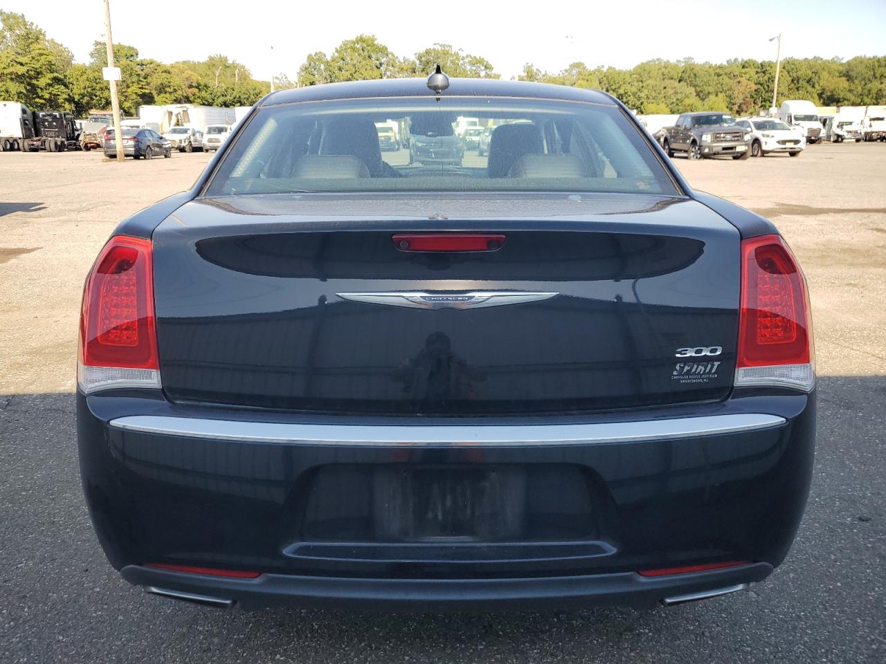 2016 Chrysler 300 Limited VIN: 2C3CCAAG2GH224175 Lot: 68228565