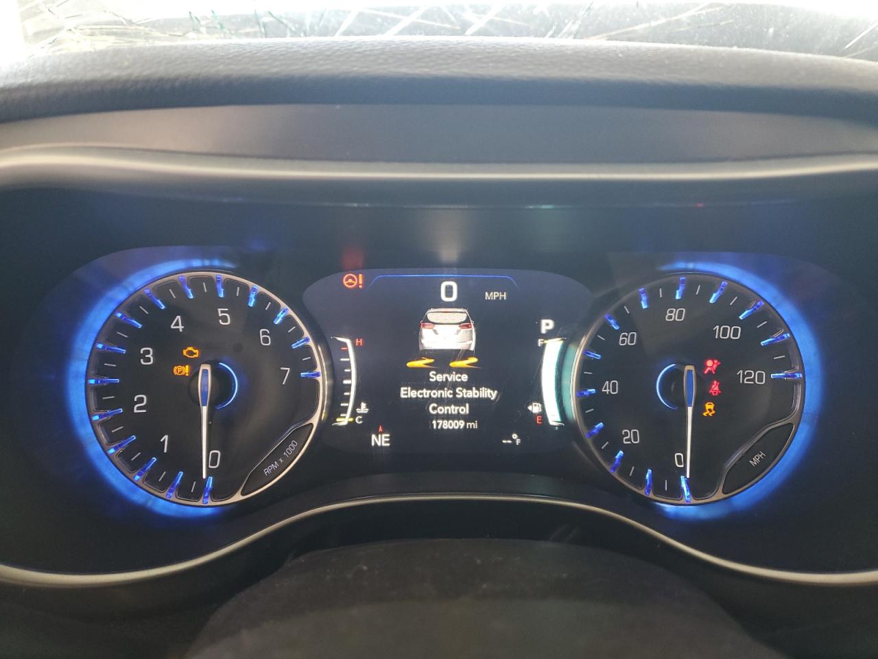 2018 Chrysler Pacifica Limited VIN: 2C4RC1GG2JR251780 Lot: 82143715