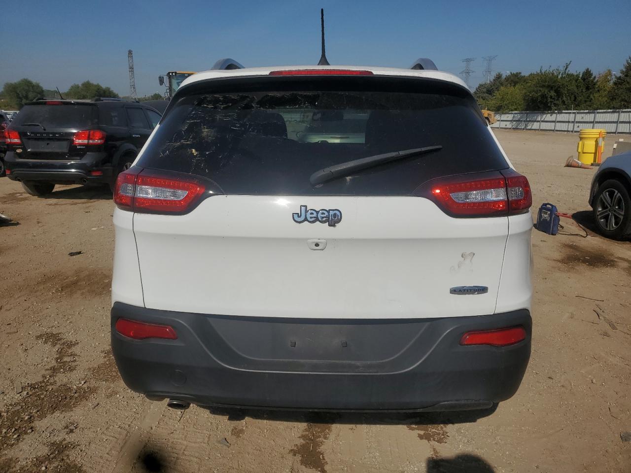2017 Jeep Cherokee Latitude VIN: 1C4PJLCB8HW540568 Lot: 81057335