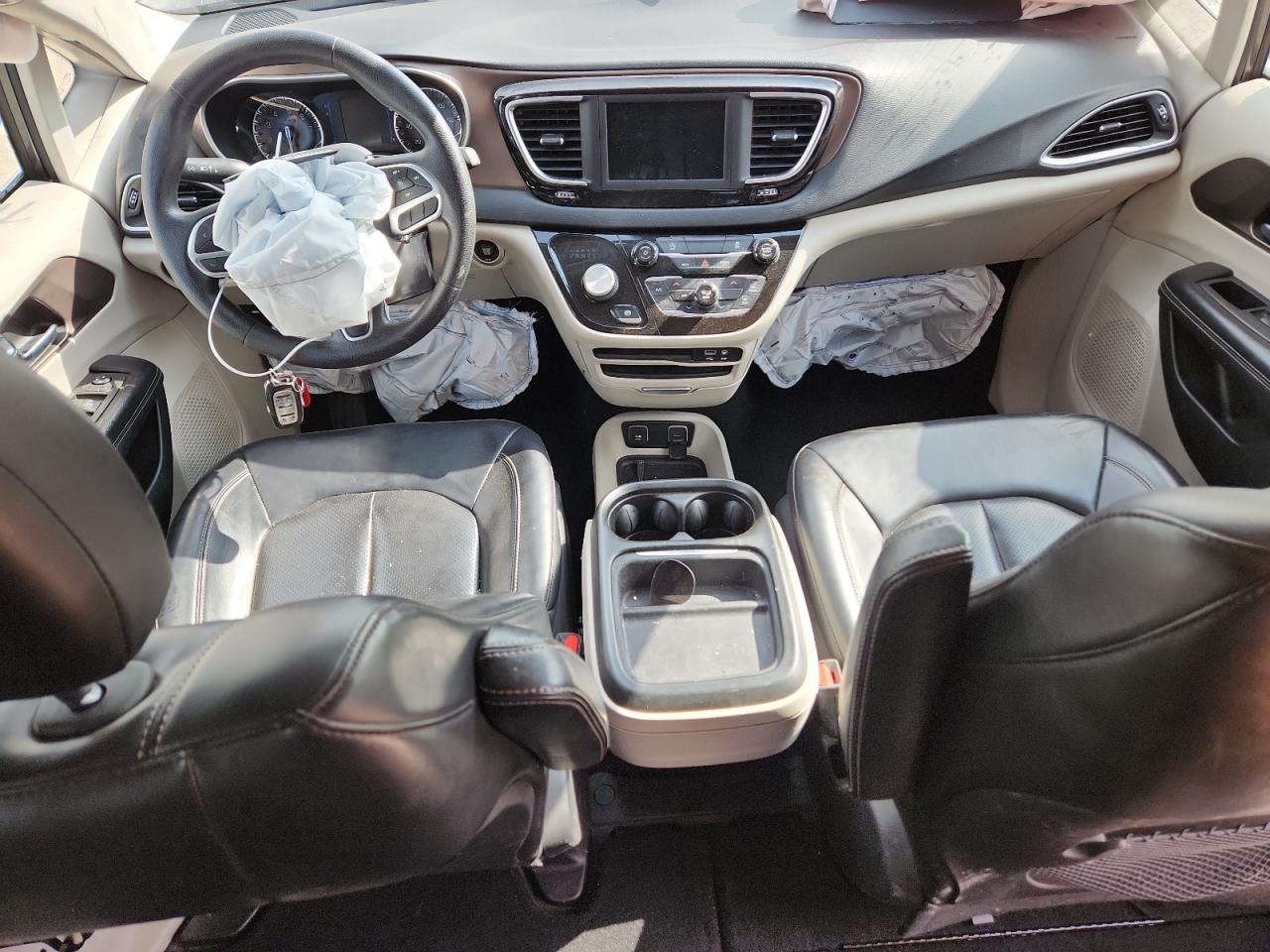 2020 Chrysler Voyager Lxi VIN: 2C4RC1DG0LR195779 Lot: 71714295