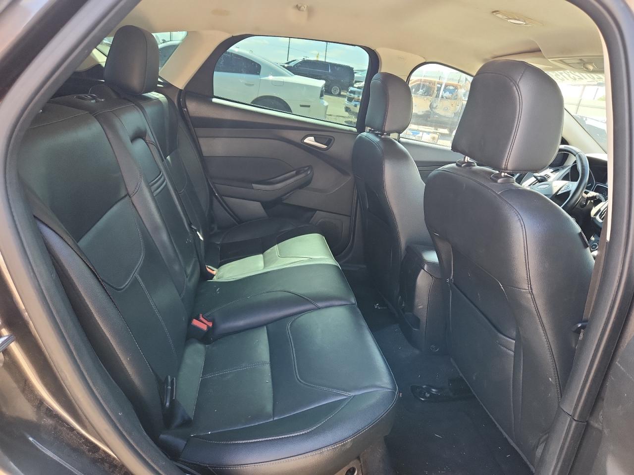 2015 Ford Focus Se VIN: 1FADP3K27FL319101 Lot: 72012315