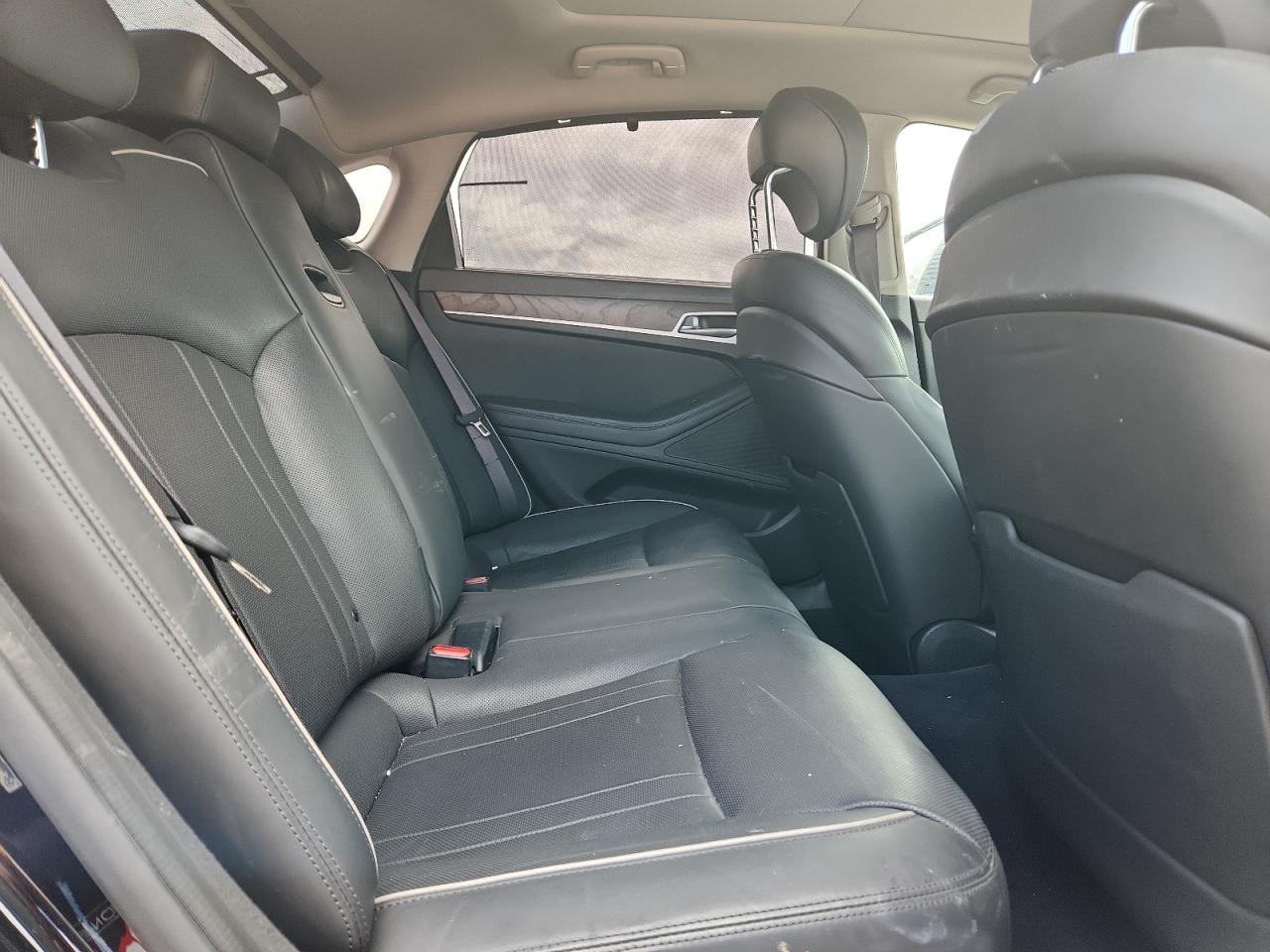 2015 Hyundai Genesis 5.0L VIN: KMHGN4JF2FU040491 Lot: 81205095