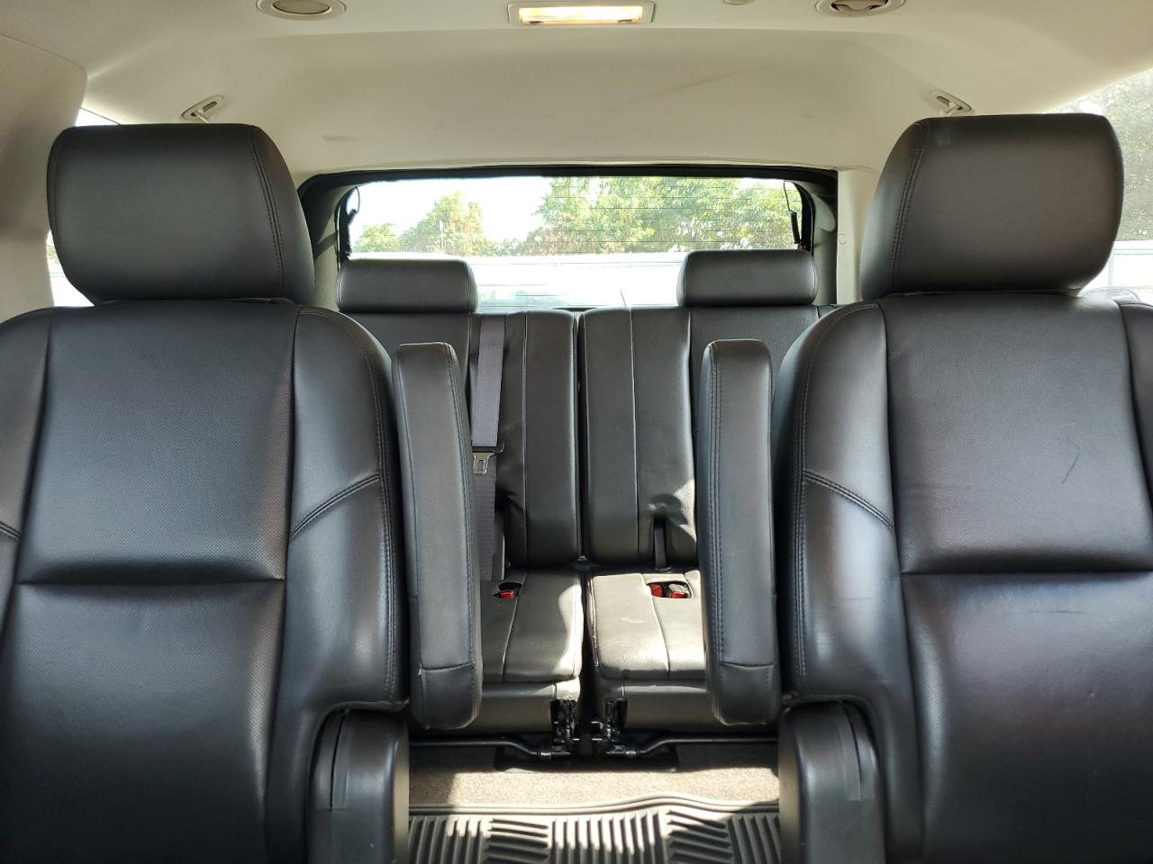2011 GMC Yukon Denali VIN: 1GKS2EEF8BR328315 Lot: 81000995
