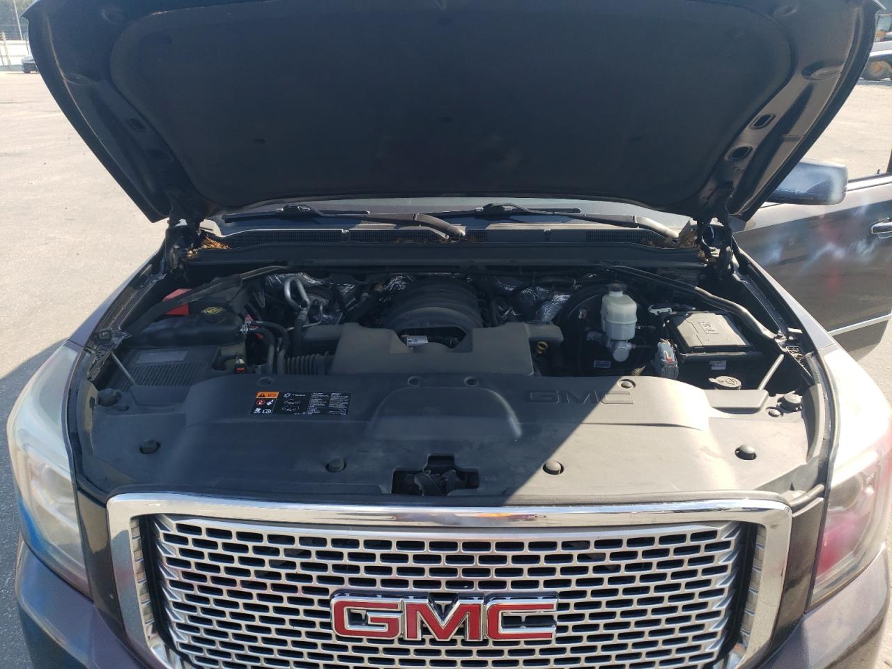 2016 GMC Yukon Denali VIN: 1GKS1CKJ8GR168573 Lot: 71835145