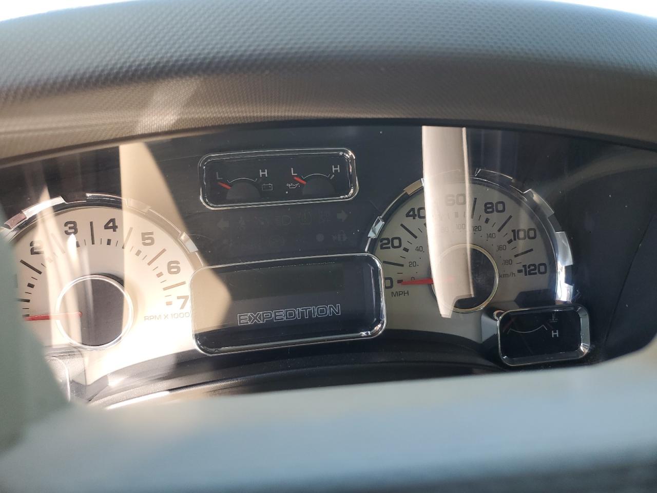 2008 Ford Expedition Eddie Bauer VIN: 1FMFU17508LA02133 Lot: 70284795