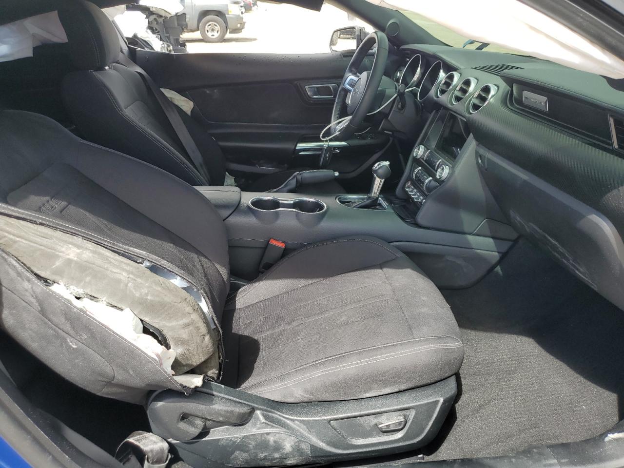 2022 Ford Mustang VIN: 1FA6P8TH1N5121688 Lot: 80081025