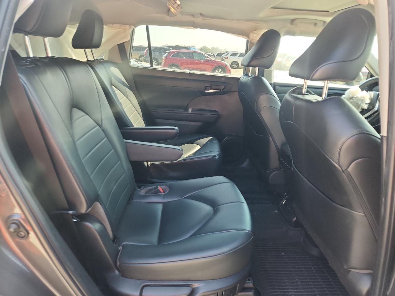 2022 Toyota Highlander Xle VIN: 5TDHZRAH6NS136865 Lot: 81066105