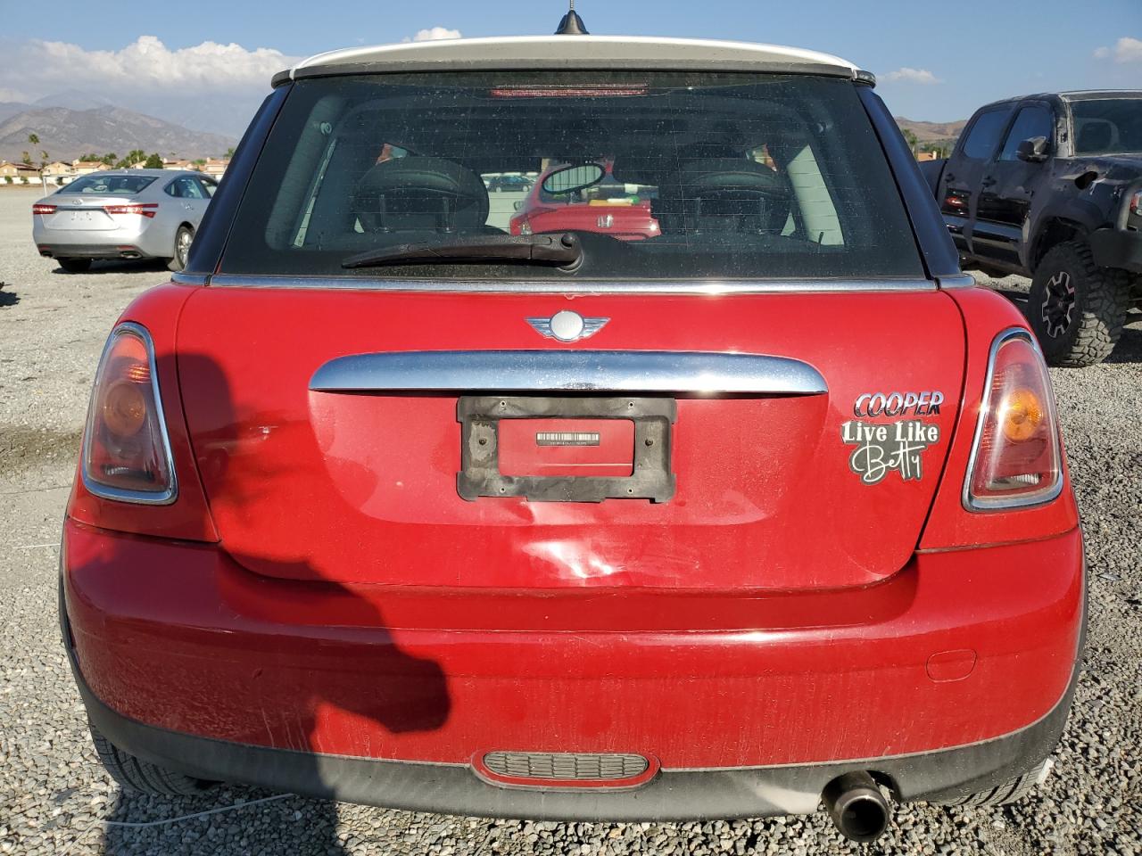 2007 Mini Cooper VIN: WMWMF33517TT55595 Lot: 84707415