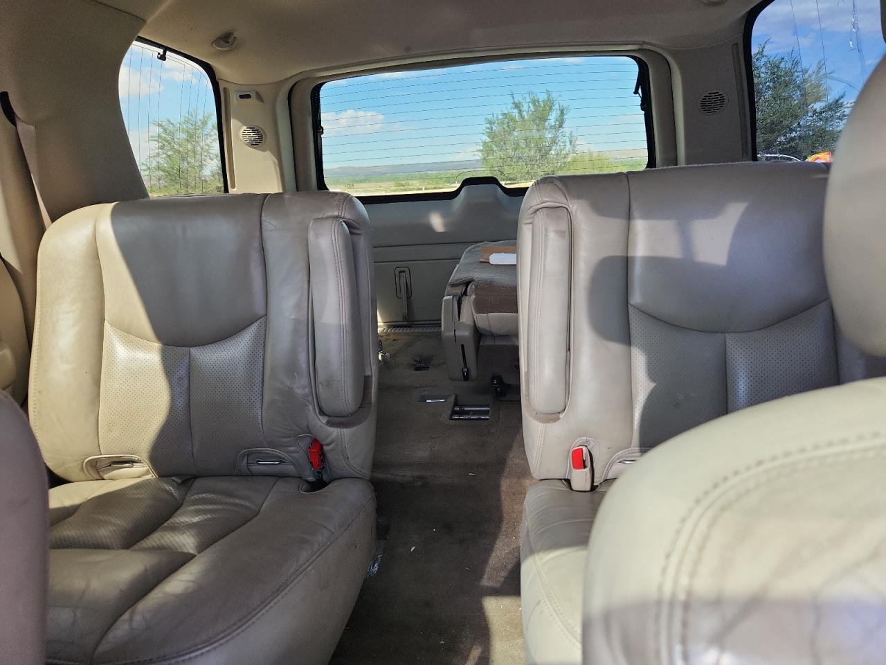 2005 Cadillac Escalade Luxury VIN: 1GYEK63N85R256815 Lot: 72035565