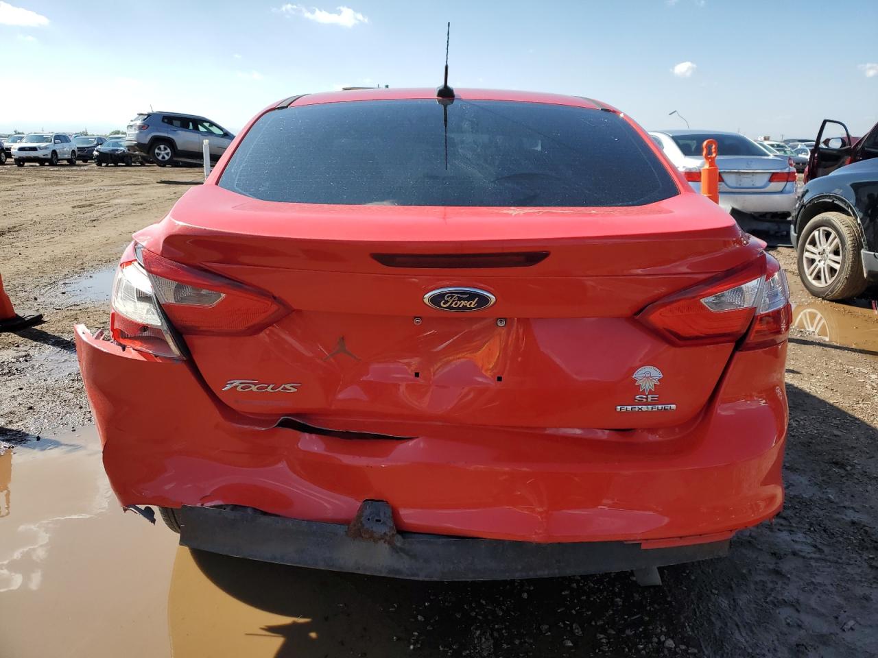 2014 Ford Focus Se VIN: 1FADP3F26EL318286 Lot: 83986035