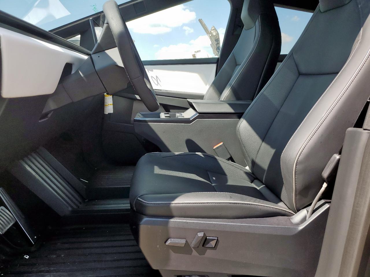 2024 Tesla Cybertruck VIN: 7G2CEHED9RA026288 Lot: 81372705