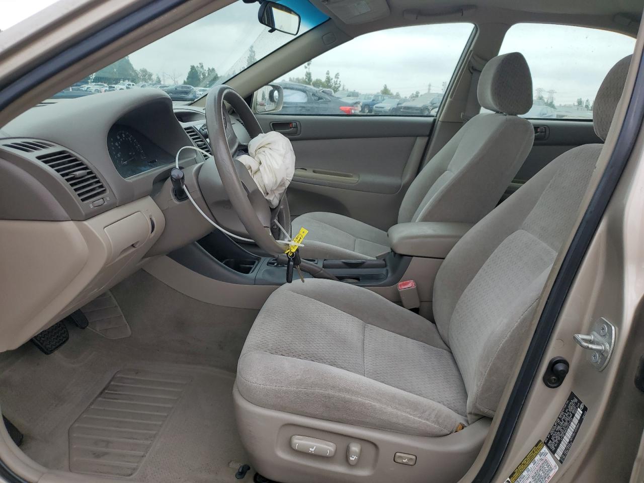 2004 Toyota Camry Le VIN: 4T1BF30K94U575234 Lot: 71221805