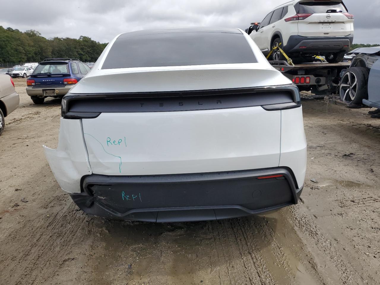 2026 Tesla Model Y VIN: 7SAYGDED6TF384070 Lot: 80703215