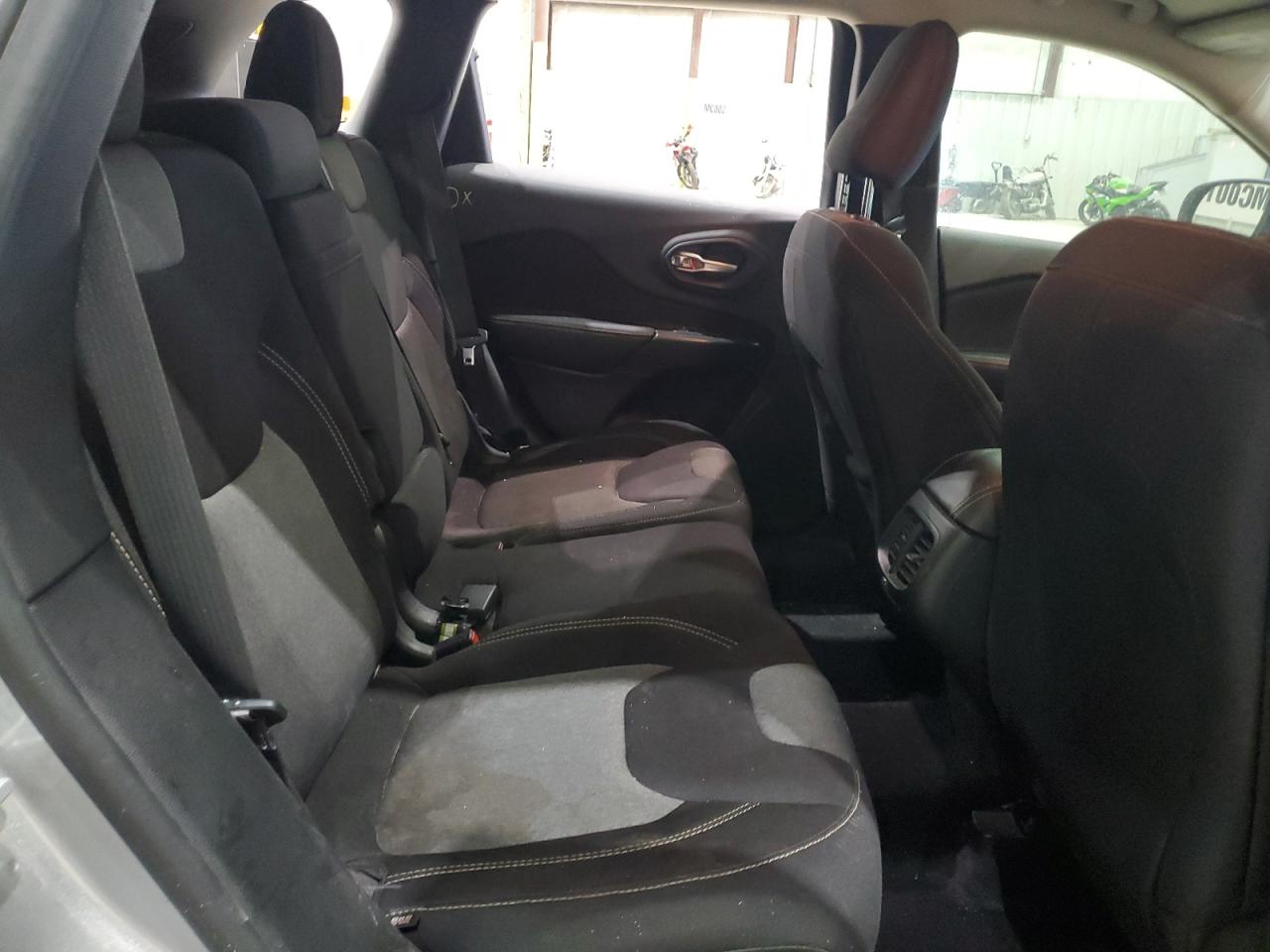 2015 Jeep Cherokee Sport VIN: 1C4PJLAB1FW585013 Lot: 81069065