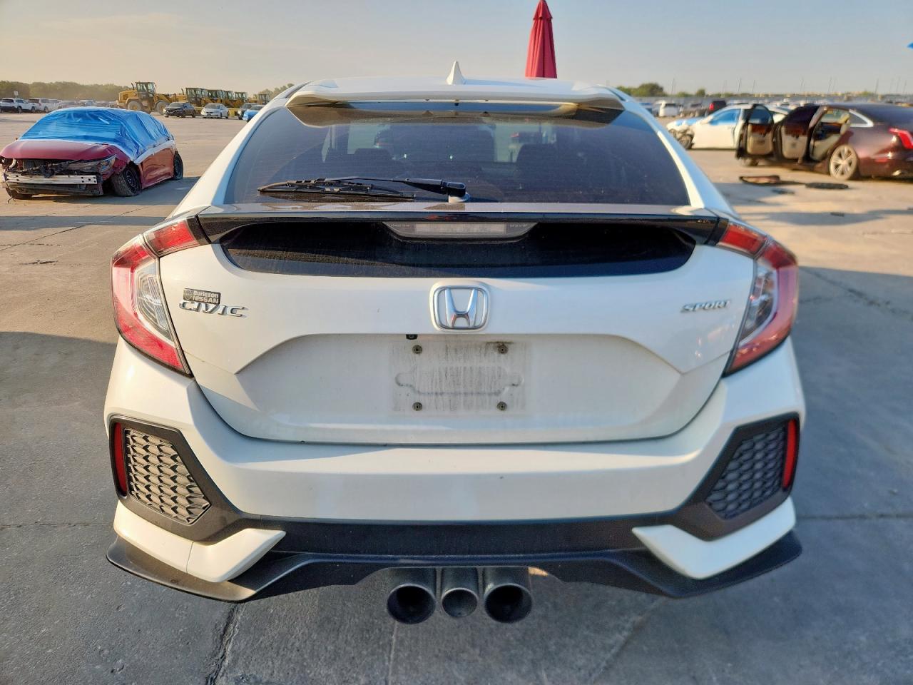 2018 Honda Civic Sport VIN: SHHFK7G43JU226282 Lot: 72025725