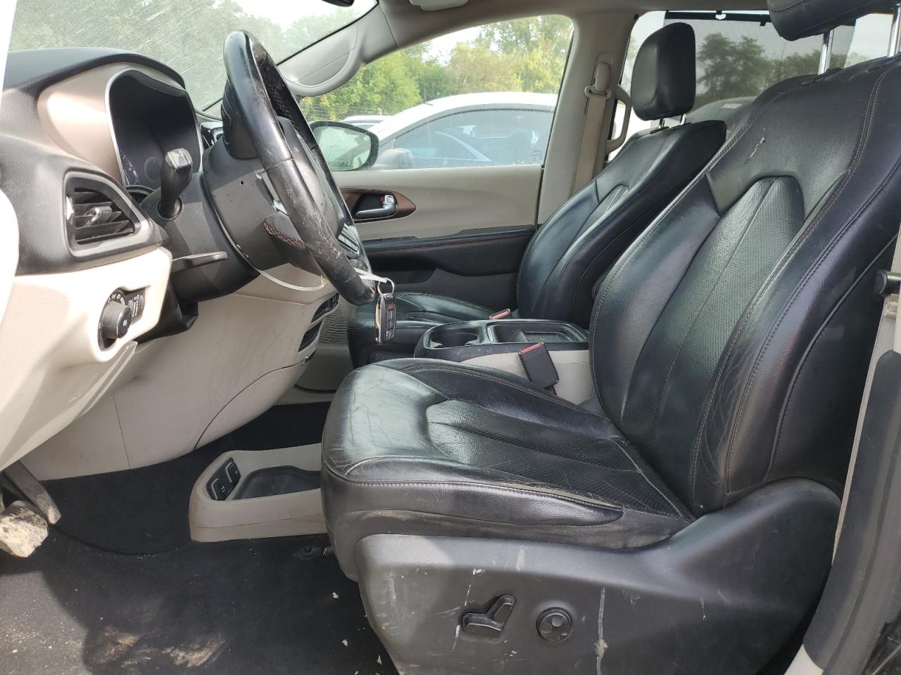 2018 Chrysler Pacifica Touring L VIN: 2C4RC1BG8JR116293 Lot: 81460575