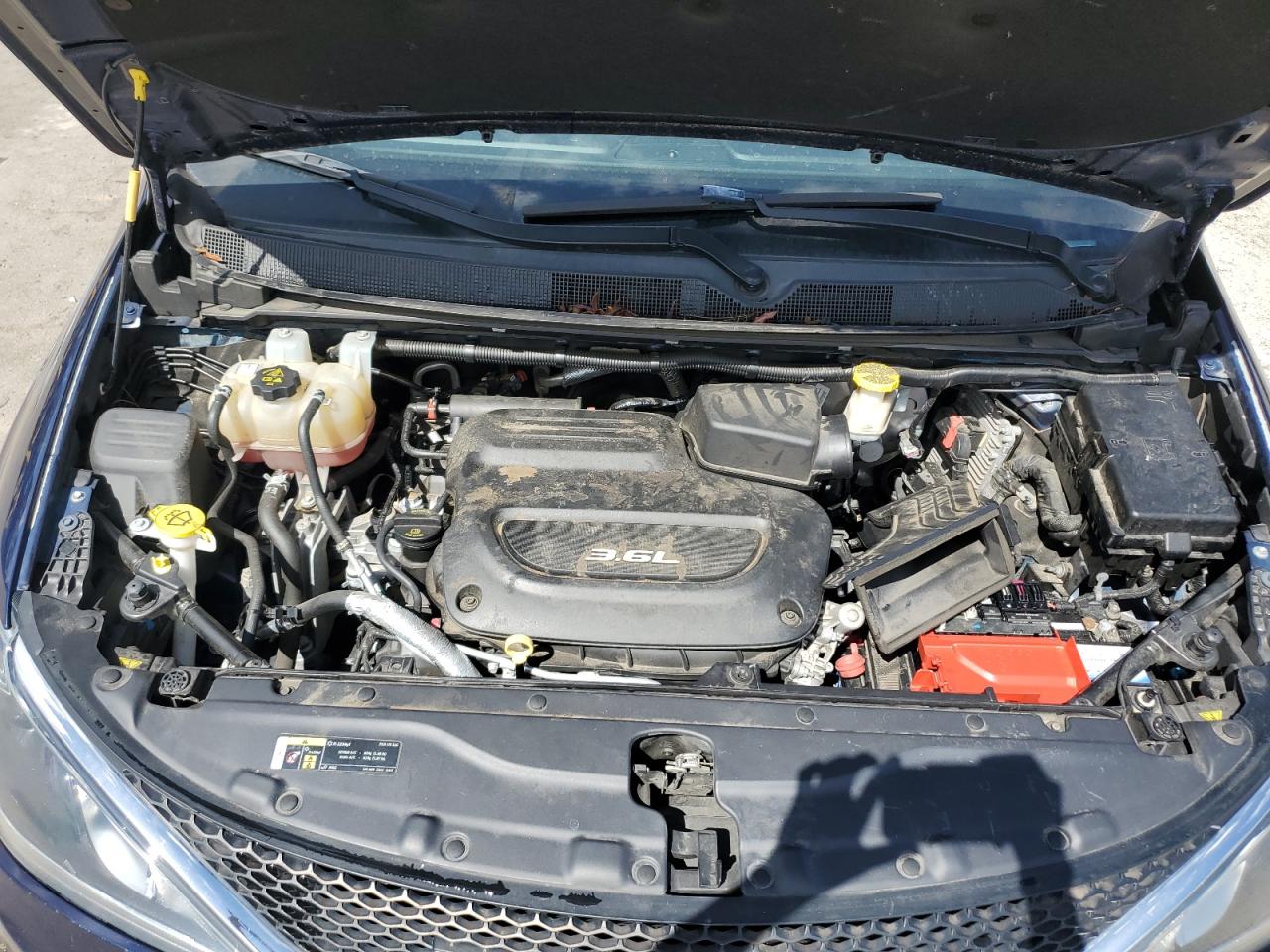 2018 Chrysler Pacifica Limited VIN: 2C4RC1GG5JR229014 Lot: 82126405