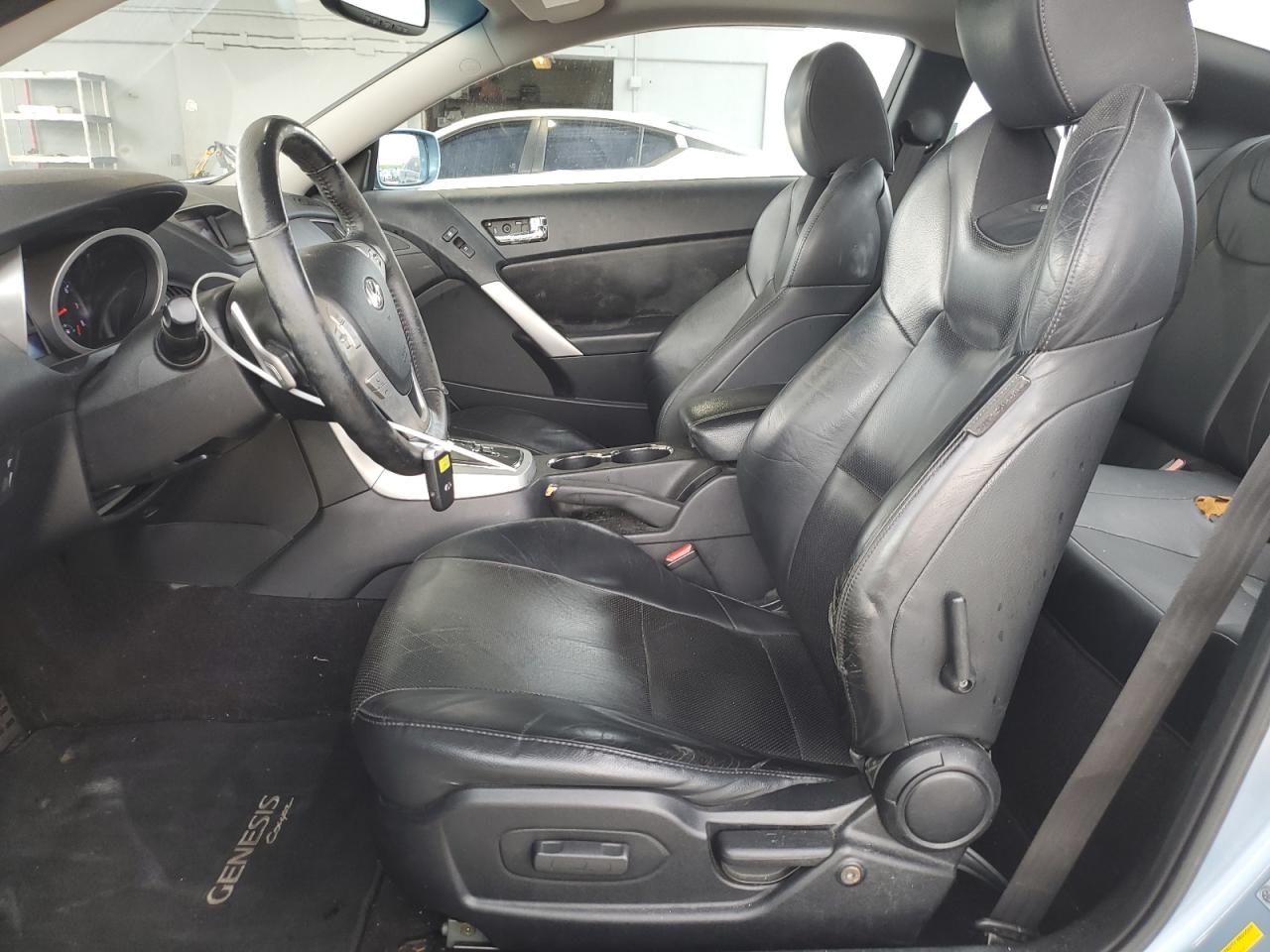 2010 Hyundai Genesis Coupe 3.8L VIN: KMHHU6KH2AU020592 Lot: 71798105