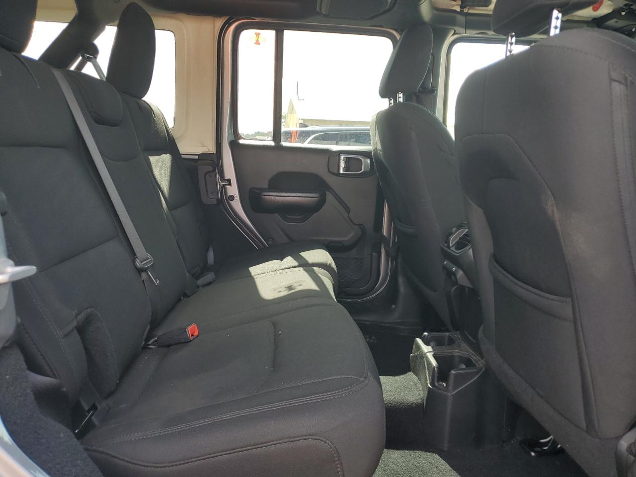 2019 Jeep Wrangler Unlimited Sport VIN: 1C4HJXDNXKW592280 Lot: 81600875