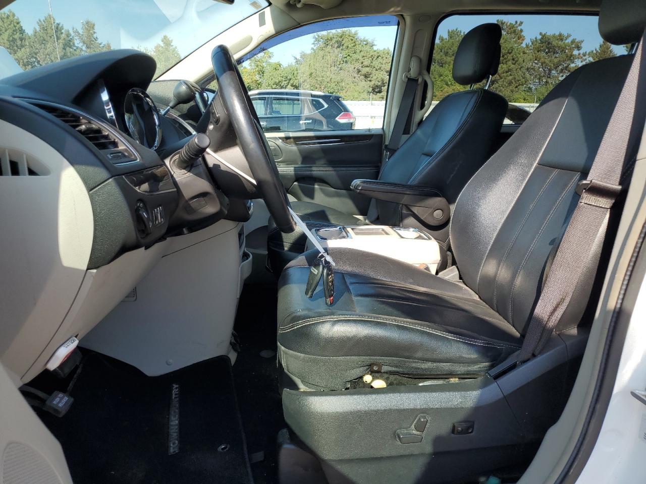 2015 Chrysler Town & Country Touring VIN: 2C4RC1BGXFR753001 Lot: 80664795