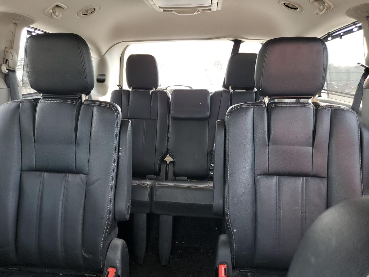 2015 Chrysler Town & Country Touring VIN: 2C4RC1BG2FR752554 Lot: 84590305