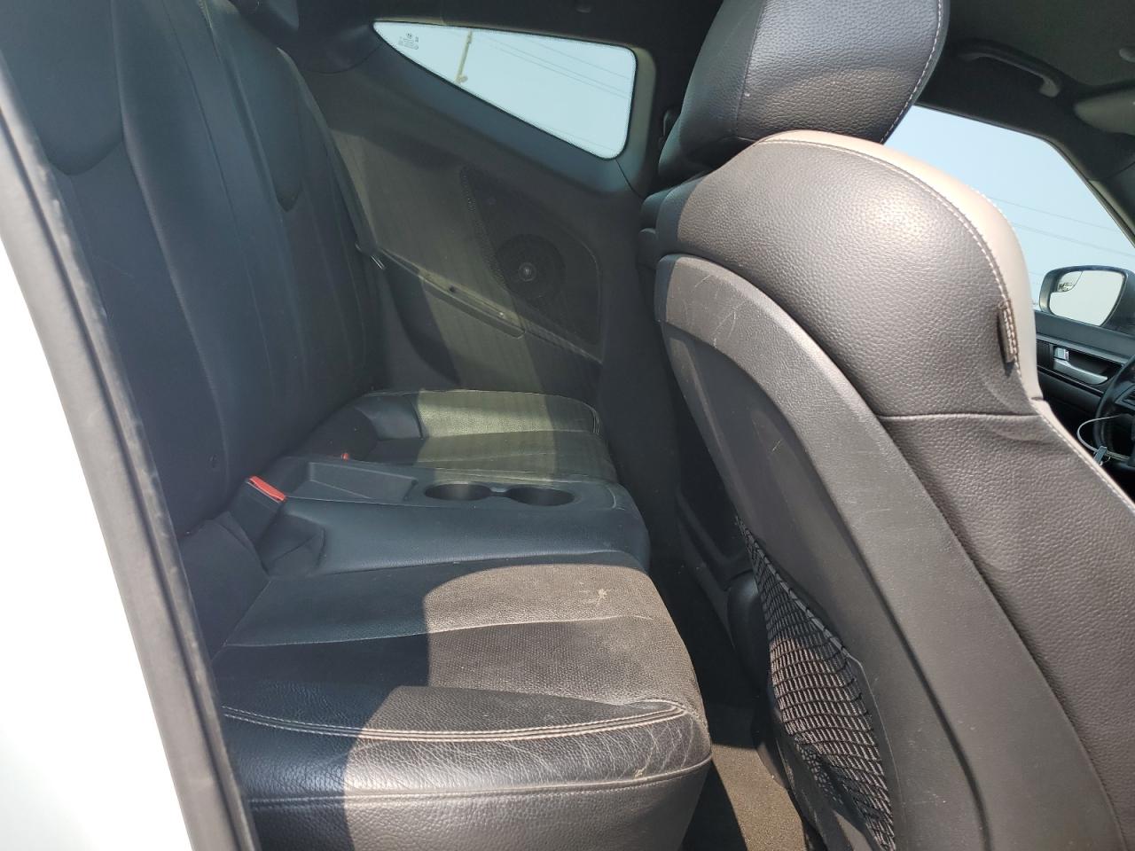 2016 Hyundai Veloster Turbo VIN: KMHTC6AE2GU303748 Lot: 68372265