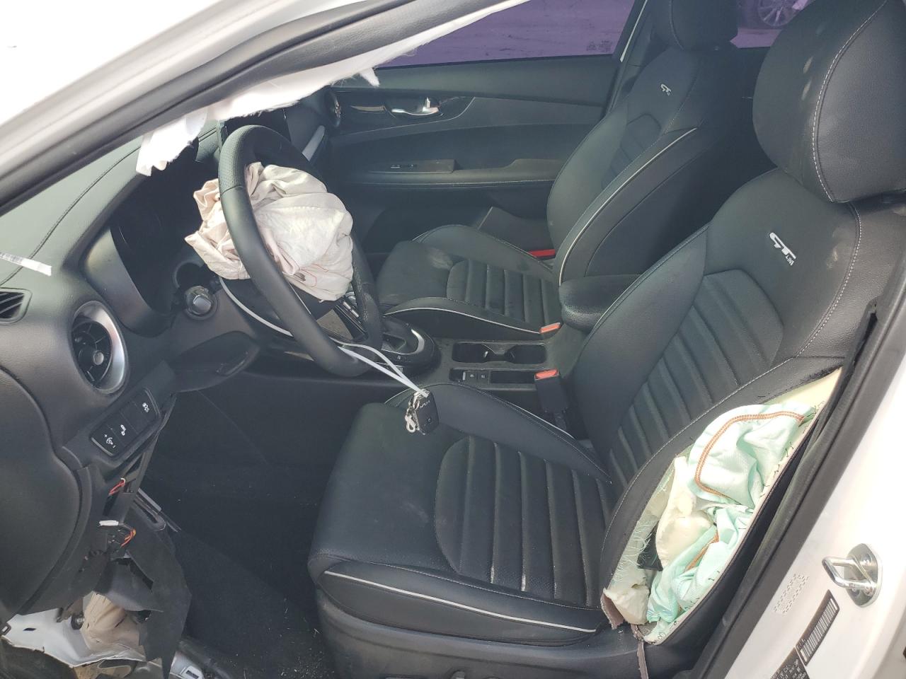 2024 Kia Forte Gt Line VIN: 3KPF54AD8RE702690 Lot: 81040555