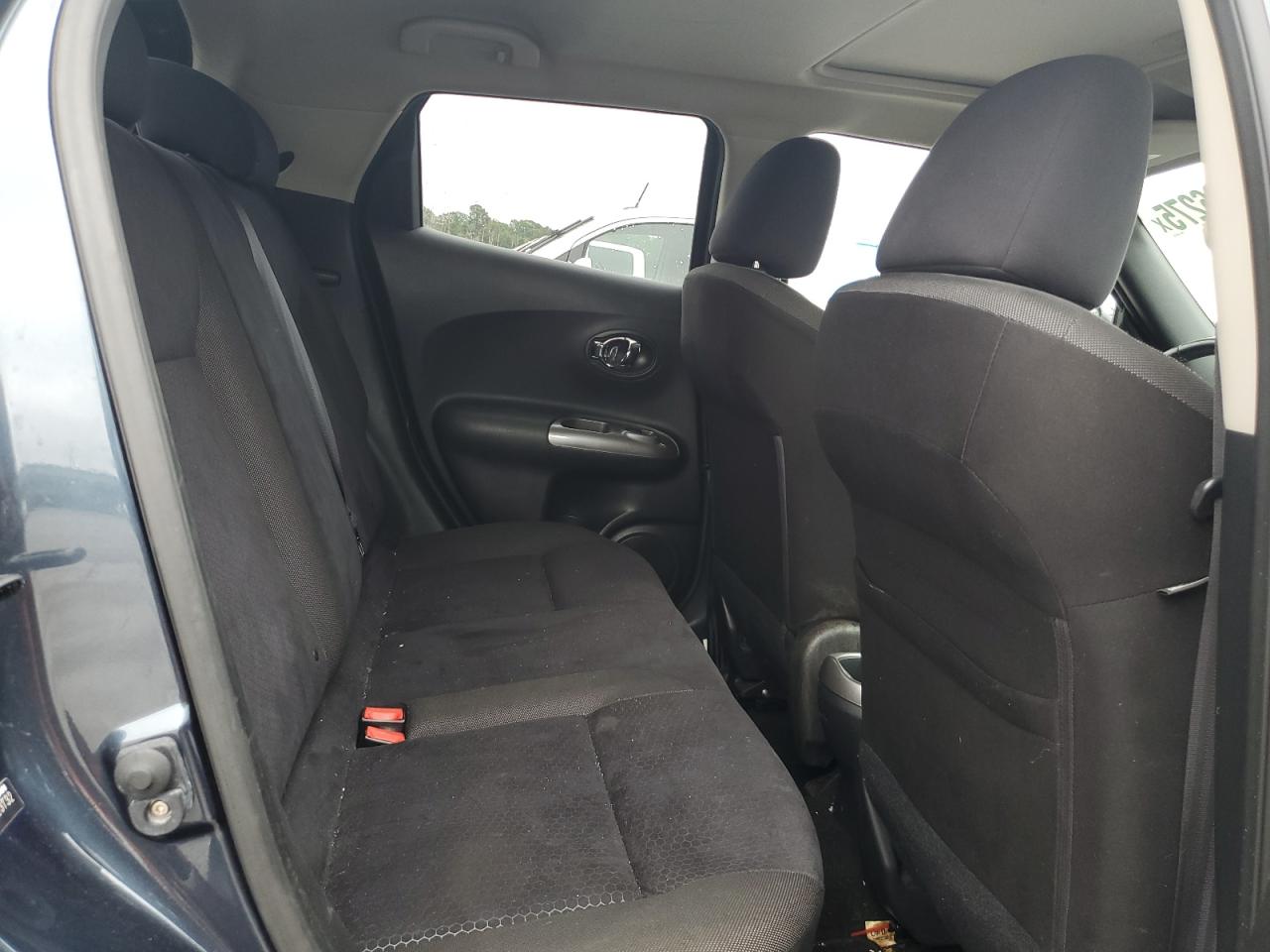 2011 Nissan Juke S VIN: JN8AF5MR2BT023732 Lot: 84186275