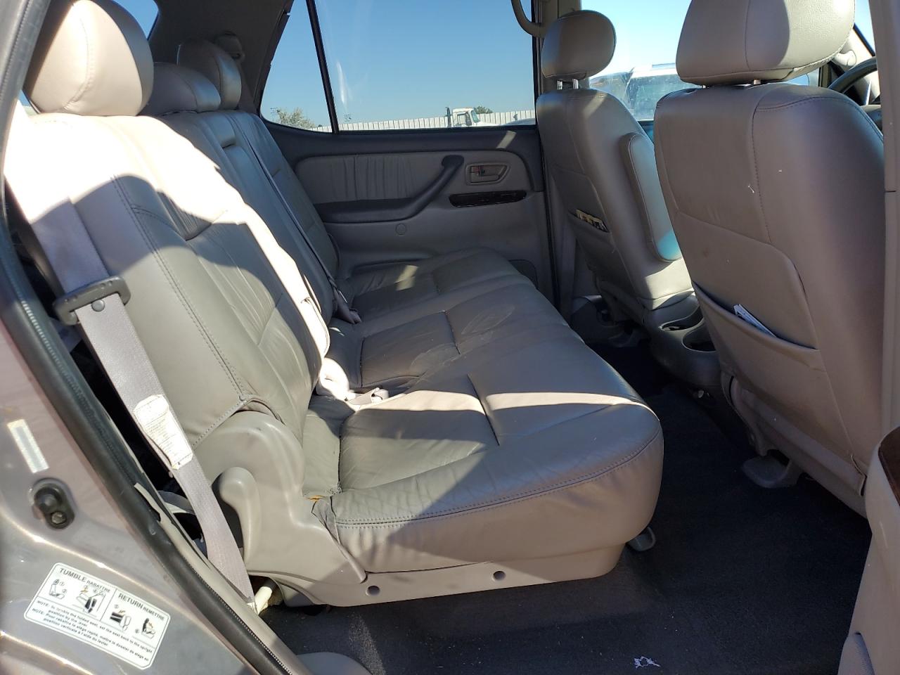 2001 Toyota Sequoia Limited VIN: 5TDBT48A11S019143 Lot: 84153925