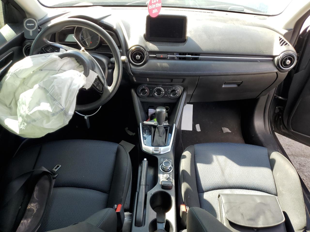 2019 Toyota Yaris L VIN: 3MYDLBYV1KY511800 Lot: 84834925