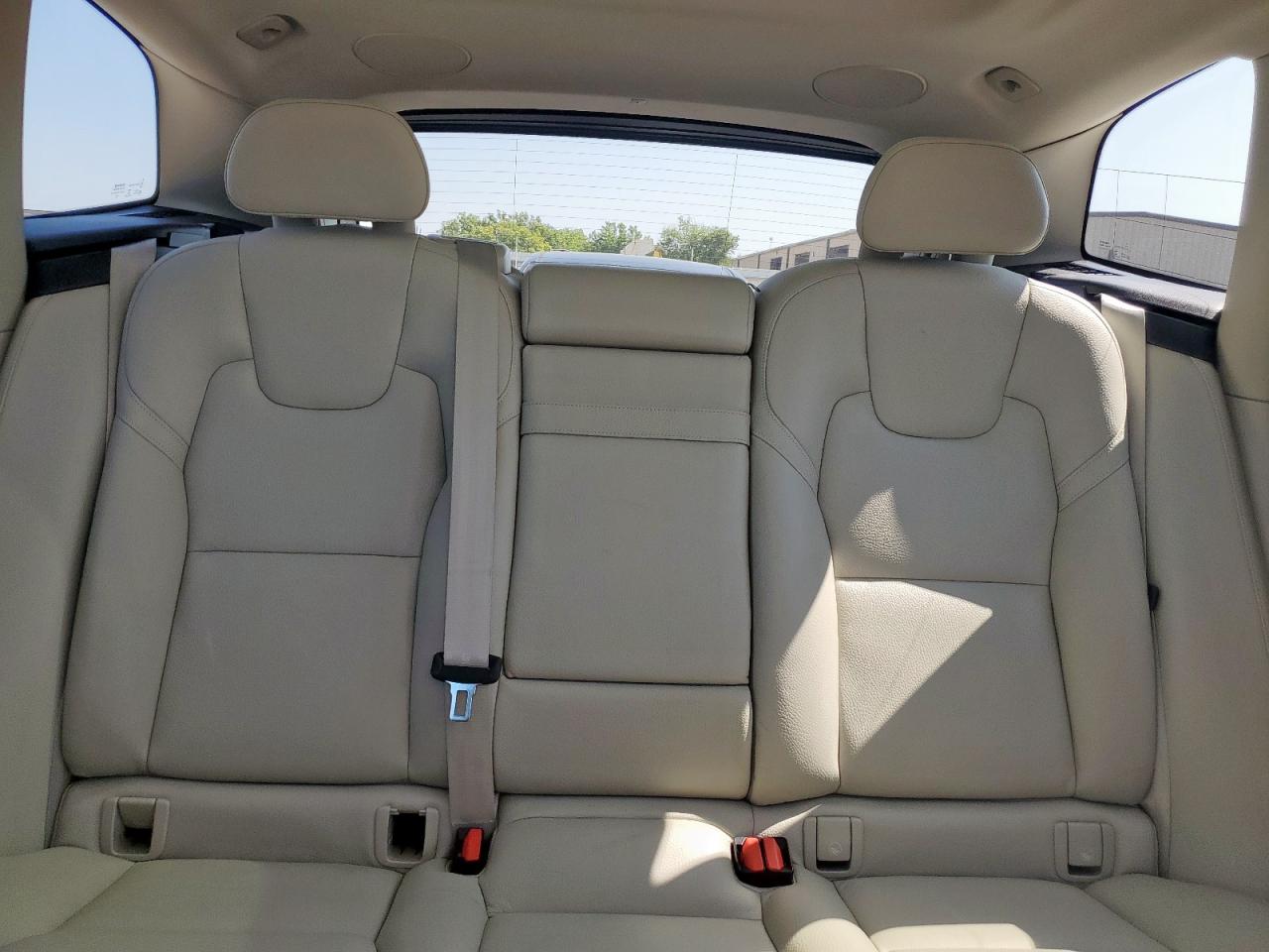 2019 Volvo Xc60 T5 Inscription VIN: LYV102DL7KB322306 Lot: 72043235