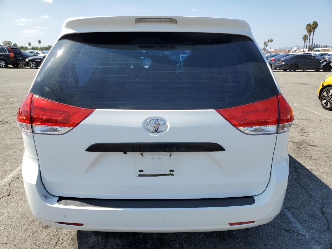 2011 Toyota Sienna Base VIN: 5TDKA3DC3BS003468 Lot: 84068455